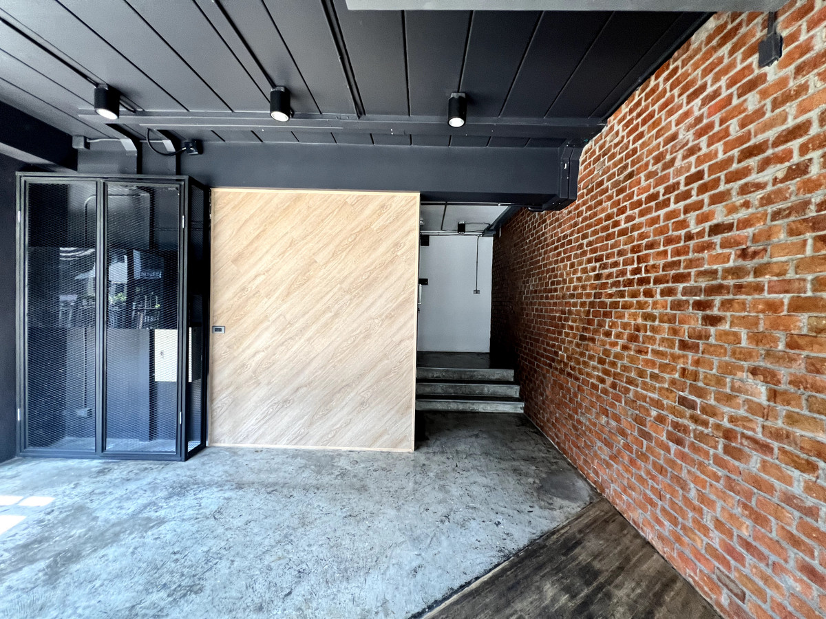 ให้เช่าโฮมออฟฟิศรามคำแหง หัวหมาก : ให้เช่า Home Office 4 ชั้น Standalone Town in Town เหม่งจ๋าย  ใกล้พระราม9 ลาดพร้าว เอกมัย