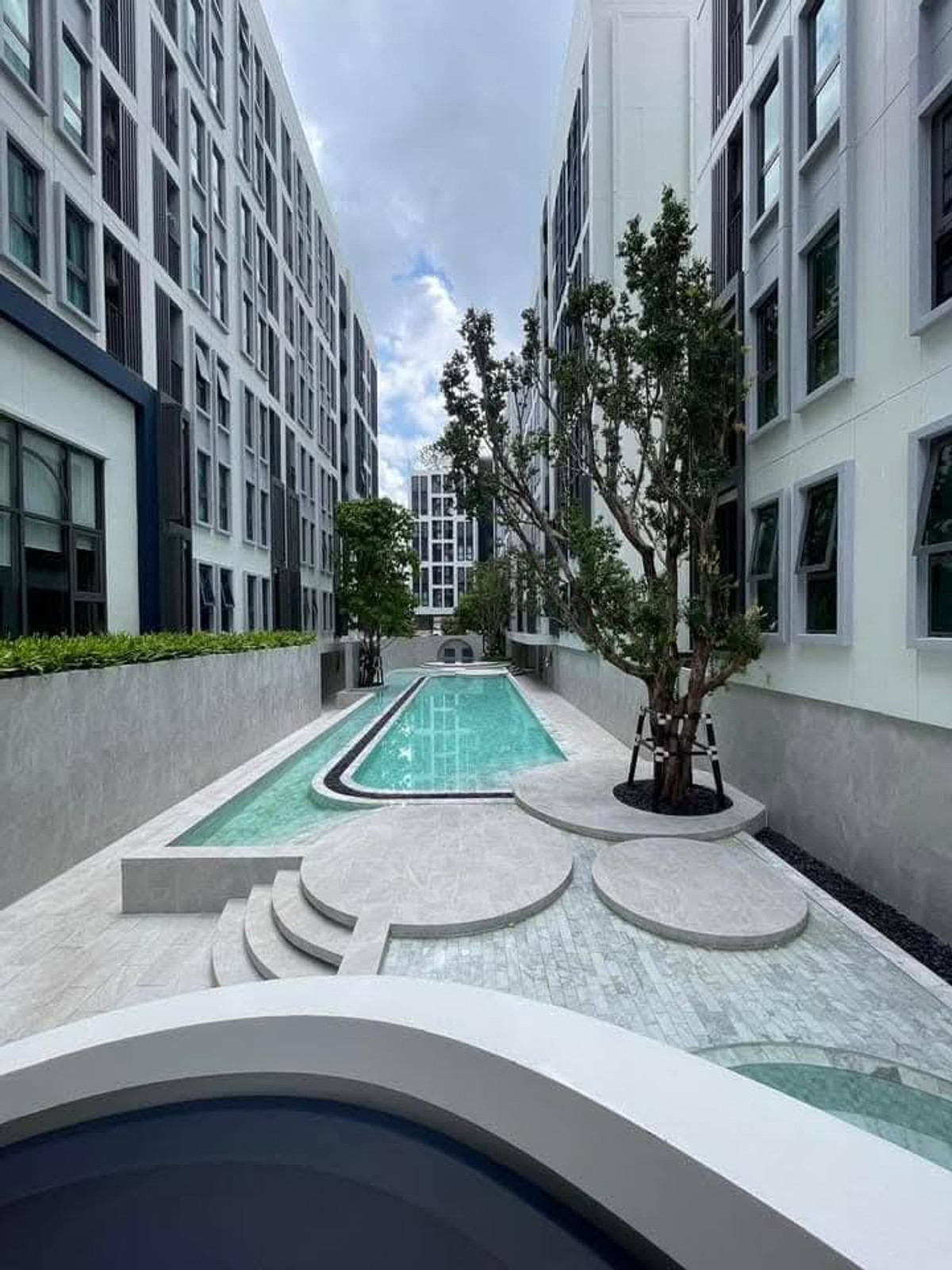 For RentCondoKasetsart, Ratchayothin : For Rent Aspire Ratchayothin 350m. BTS Ratchayothin free shuttle bus closed to 7-11**LINE ID : @751paggb / TEL: 086-3649888