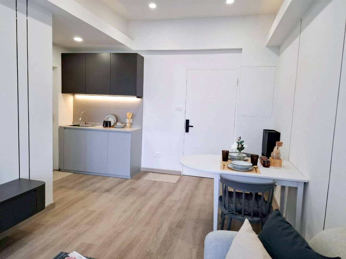 For SaleCondoPattanakan, Srinakarin : sell !! St. Charm Condominium, spacious room, beautifully decorated, ready to move in. Near the skytrain station