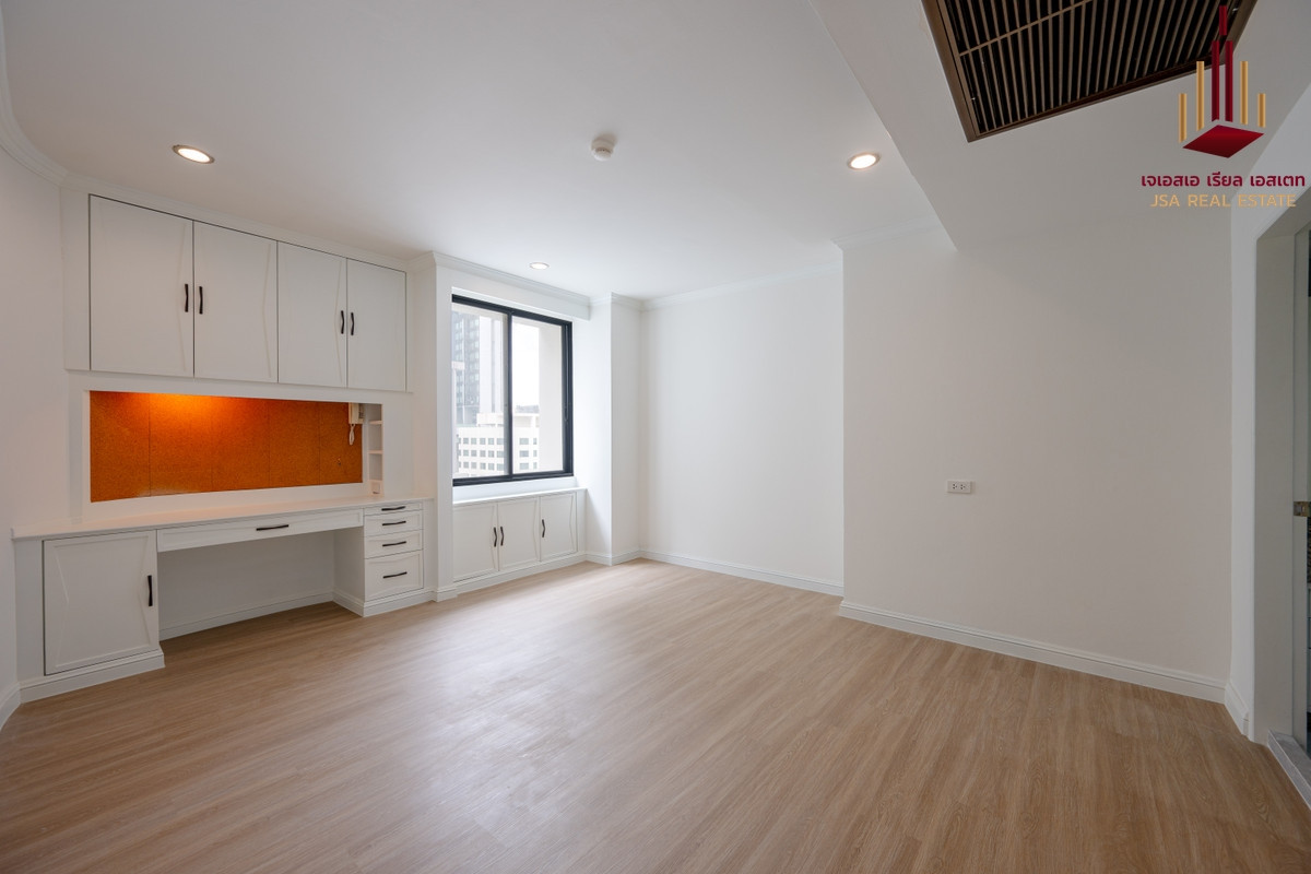 For SaleCondoSukhumvit, Asoke, Thonglor : ✨ For Sale: Las Colinas Condo ✨ 💰 Only 27,900,000 THB