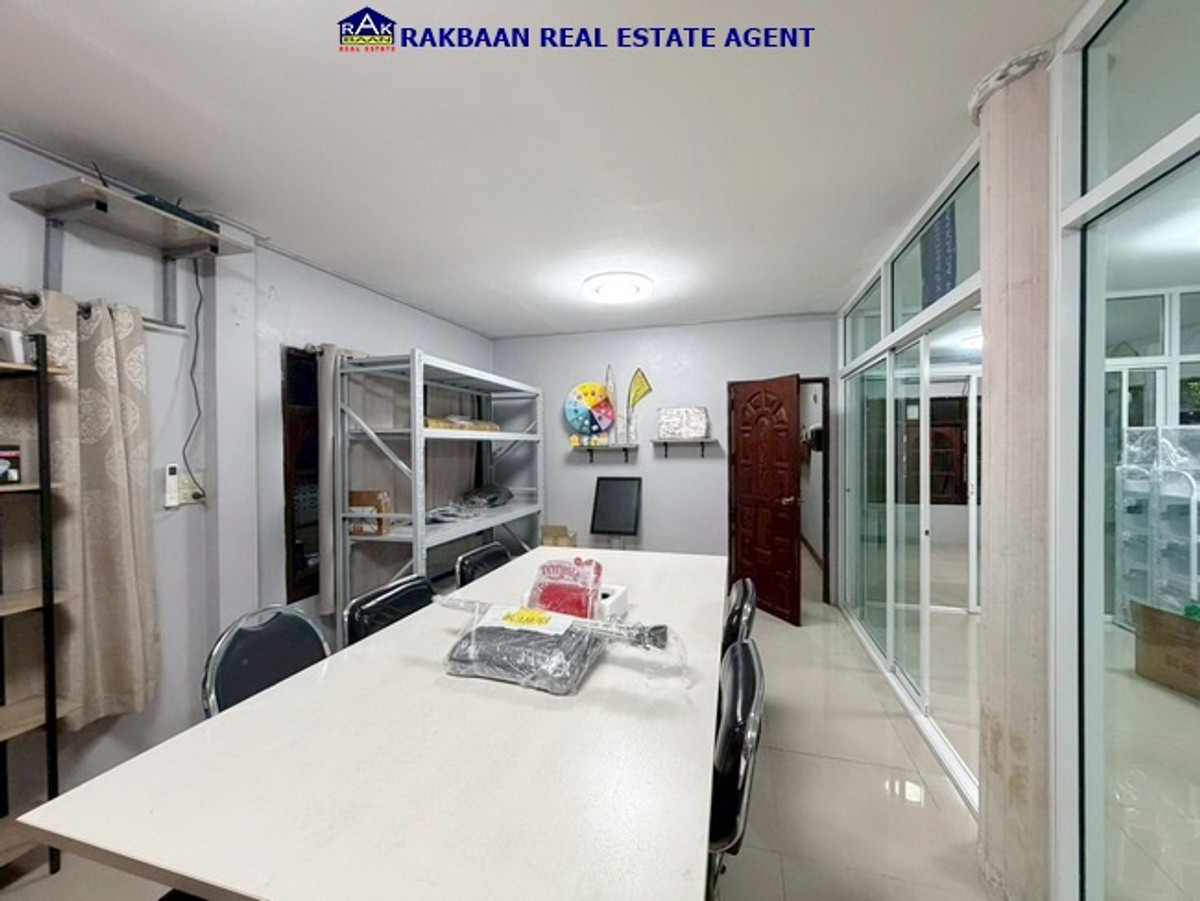 For SaleHome OfficeNonthaburi, Bang Yai, Bangbuathong : Home office for sale with warehouse Well decorated, ready to use immediately, 137 sq m, location Soi Chulin Chuan 4, Bang Bua Thong, Nonthaburi.