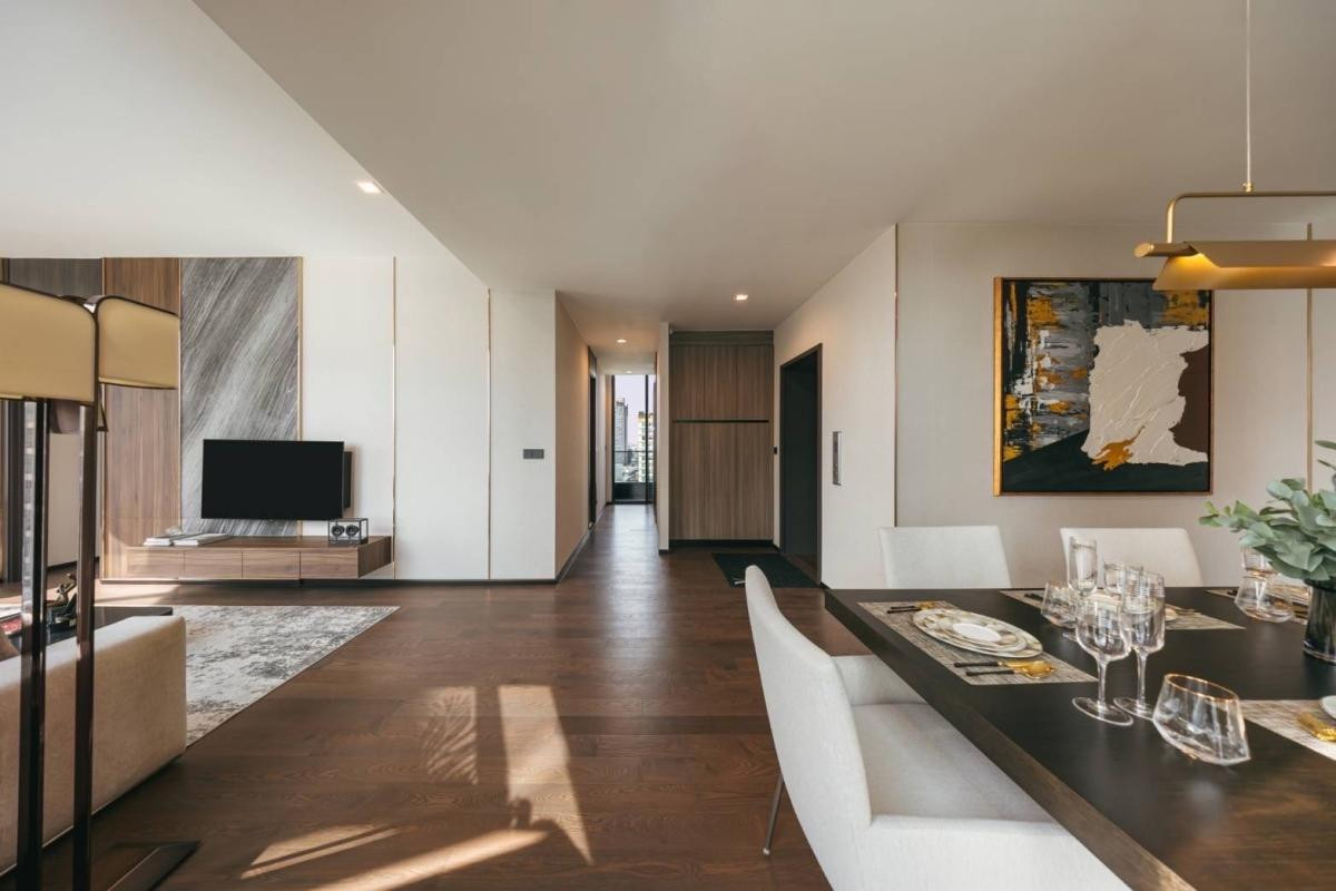 For SaleCondoSukhumvit, Asoke, Thonglor : AESTIQ Thonglor 📞 092-690-5445 2 Bedrooms • Very Spacious 107.58 sq.m. • Only 30.1 MB Pet Allowed • Prime Thonglor • Private Lift for every unit