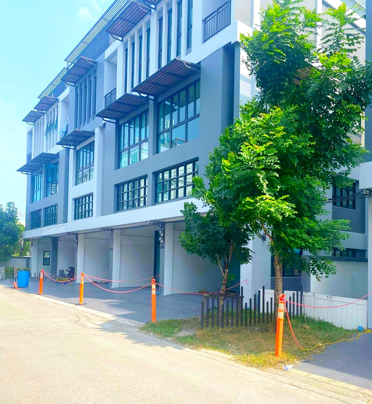 ให้เช่าโฮมออฟฟิศลาดพร้าว101 แฮปปี้แลนด์ : H0781♛ให้เช่าโฮมออฟฟิศ 4 ห้องนอน⚝ลาดพร้าว-รามอินทรา♜MRTลาดพร้าว101∞099-5919653,065-9423251▚Line@sureresidence