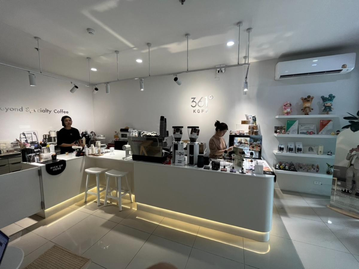 For SaleCondoOnnut, Udomsuk : Elio Del Nest 📞 092-690-5445 Rare Item! Commercial shop under the condo in a prime location near BTS Udomsuk For sale with tenant | Yield 6.28%*