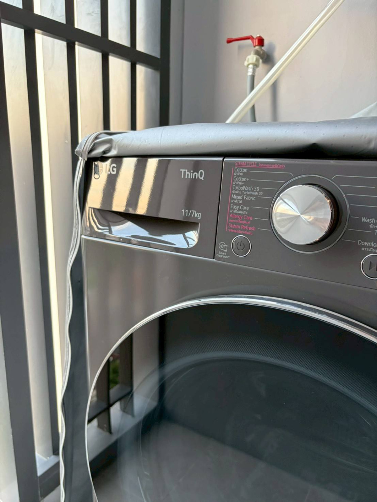 For RentCondoKasetsart, Ratchayothin : For Rent Aspire Ratchayothin 350m. BTS Ratchayothin free shuttle bus closed to 7-11**LINE ID : @751paggb / TEL: 086-3649888