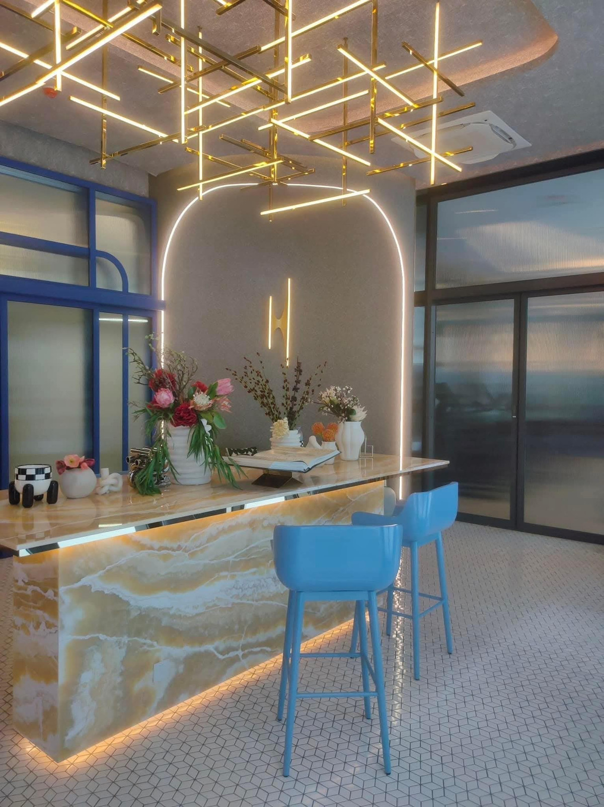 For RentCondoKasetsart, Ratchayothin : For Rent Aspire Ratchayothin 350m. BTS Ratchayothin free shuttle bus closed to 7-11**LINE ID : @751paggb / TEL: 086-3649888