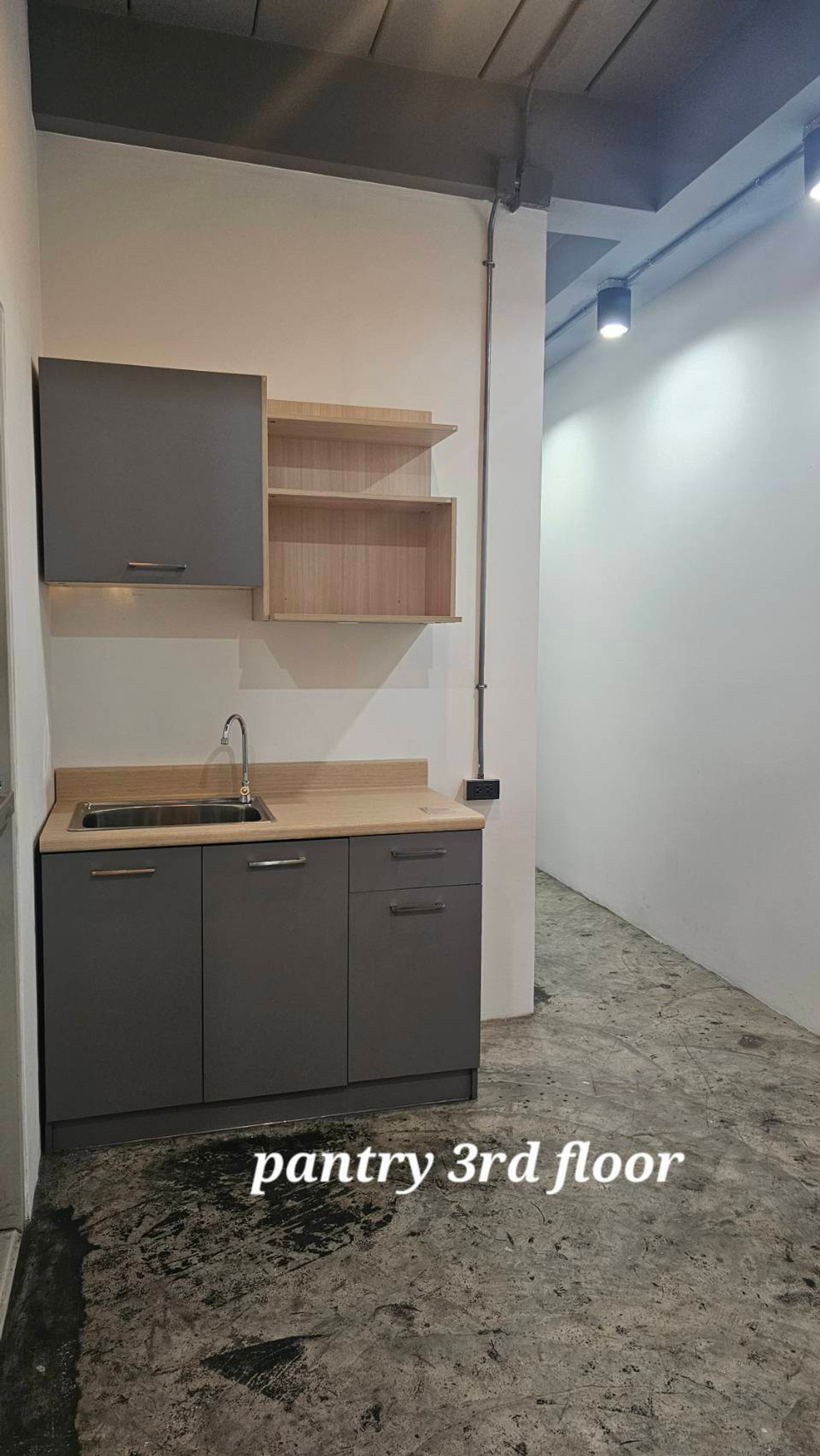 ให้เช่าโฮมออฟฟิศรามคำแหง หัวหมาก : ให้เช่า Home Office 4 ชั้น Standalone Town in Town เหม่งจ๋าย  ใกล้พระราม9 ลาดพร้าว เอกมัย