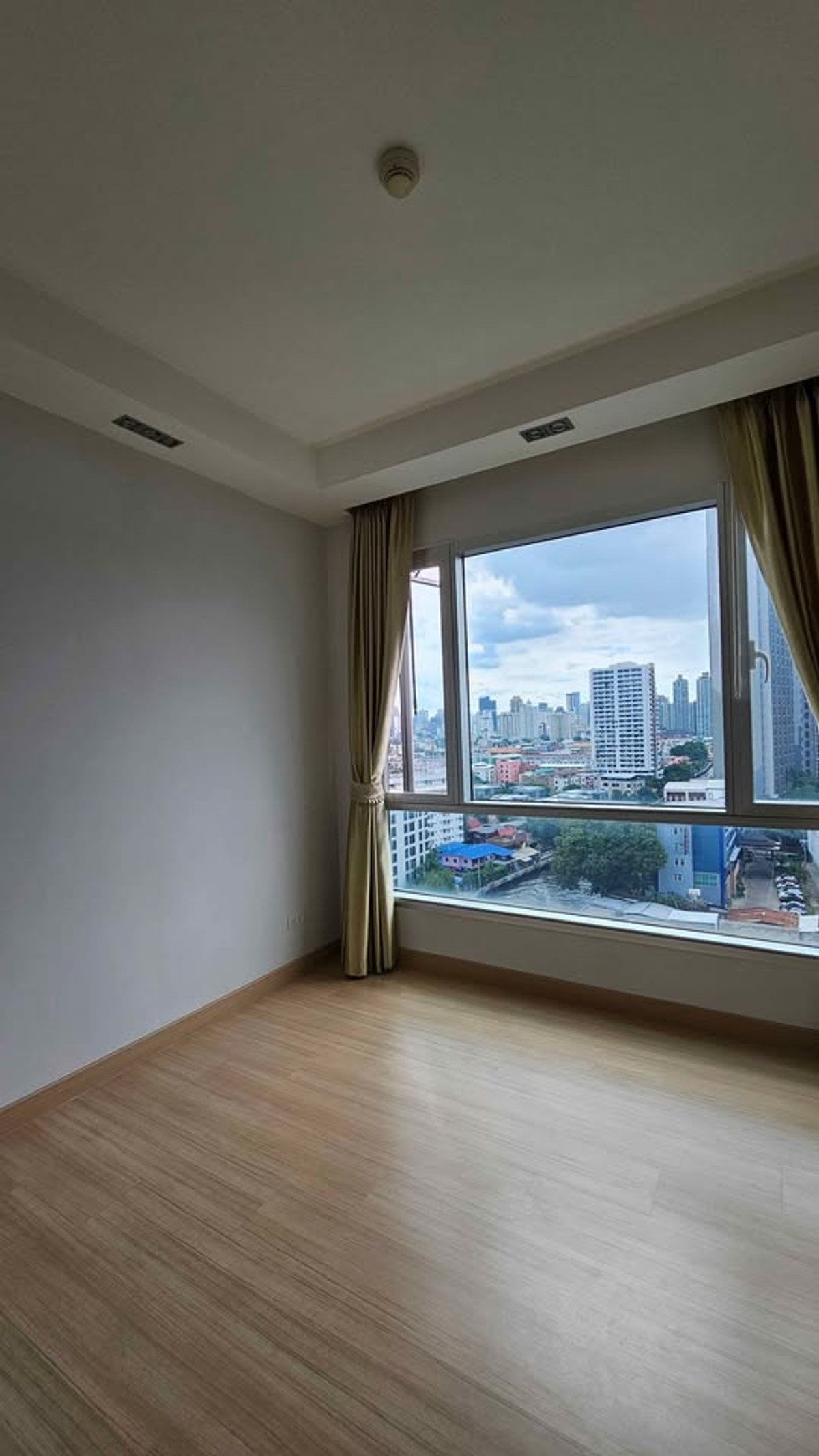 For SaleCondoRama9, Petchburi, RCA : Condo for sale Thru Thonglor price 2,690,000 baht [NCs251107]