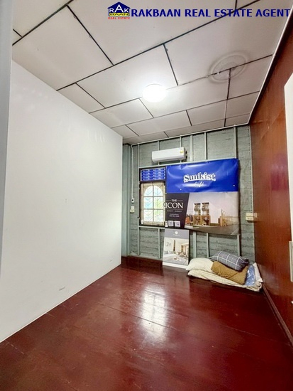For SaleHome OfficeNonthaburi, Bang Yai, Bangbuathong : Home office for sale with warehouse Well decorated, ready to use immediately, 137 sq m, location Soi Chulin Chuan 4, Bang Bua Thong, Nonthaburi.