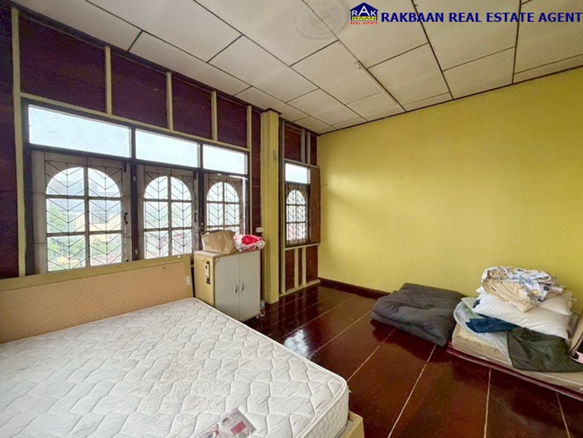 For SaleHome OfficeNonthaburi, Bang Yai, Bangbuathong : Home office for sale with warehouse Well decorated, ready to use immediately, 137 sq m, location Soi Chulin Chuan 4, Bang Bua Thong, Nonthaburi.