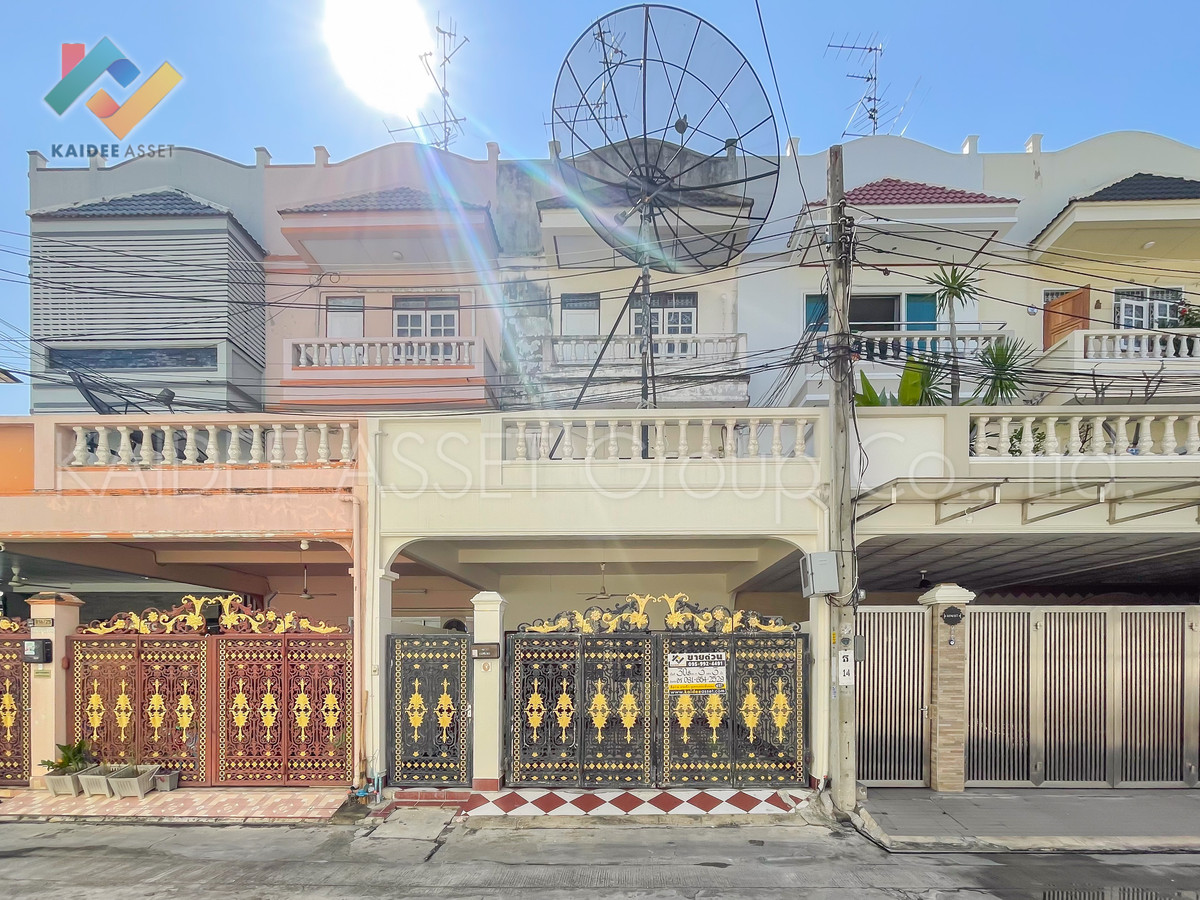 For SaleTownhomeThaphra, Talat Phlu, Wutthakat : Townhouse Soi Charansanitwong 3, Somchai Village, near BTS Tha Phra.