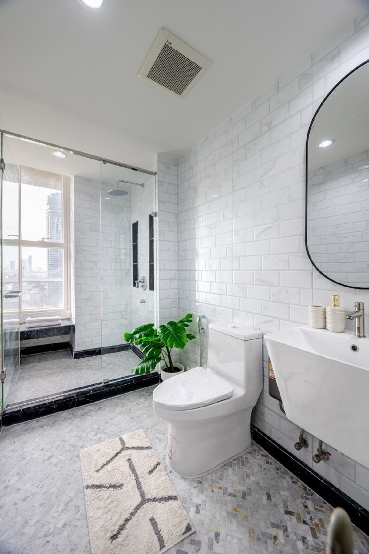 For SaleCondoRama3 (Riverside),Satupadit : 📢Newly renovated! A real waterfront unit with a large combined corner unit, spacious, airy, and very private. Enjoy a calm and peaceful atmosphere, perfect for anyone who values comfort, convenience, and a relaxed lifestyle.