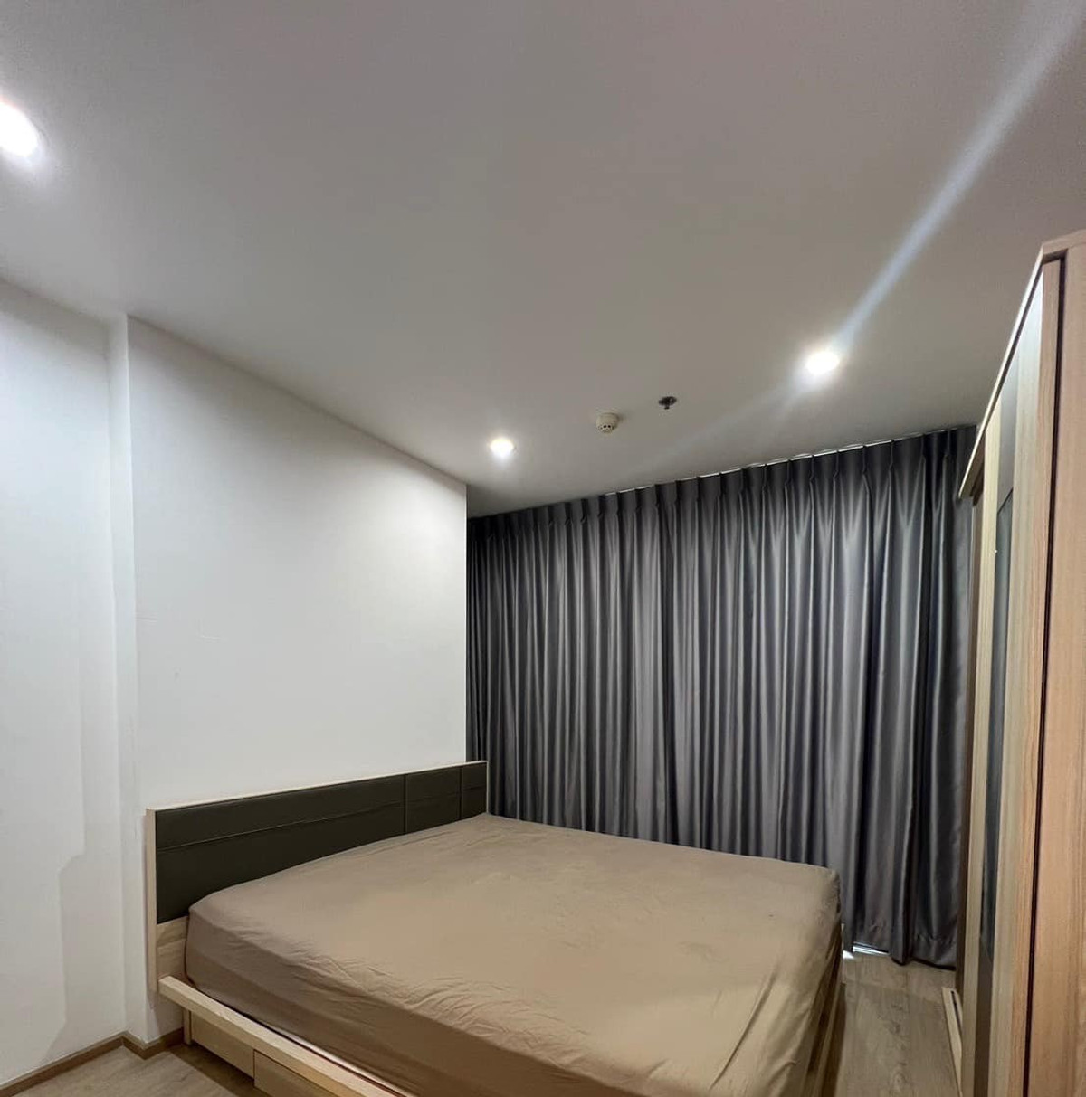 For RentCondoSiam Paragon ,Chulalongkorn,Samyan : Ideo Q Chula Samyan【𝐑𝐄𝐍𝐓】🔥Decorated in a modern slick style, furniture fits perfectly in every corner, emphasizing closed storage functions, making the room look neat all day long🔥 Contact Line ID: @hacondo