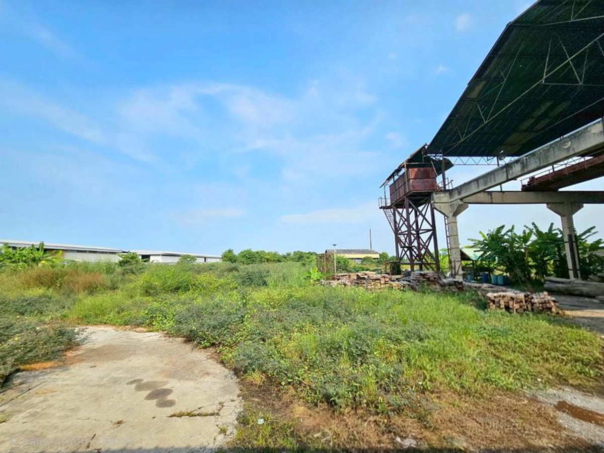 ขายโรงงานปทุมธานี รังสิต ธรรมศาสตร์ : ขาย ที่ดิน ติดถนน บางบัวทอง - สุพรรณบุรี หน้ากว้างประมาณ 90 เมตร เนื้อที่  26 ไร่ พร้อมกิจการ โรงงานไม้สัก ขนาดใหญ่ มีใบอนุญาติ อ.ลาดหลุมแก้ว ปทุมธานี 