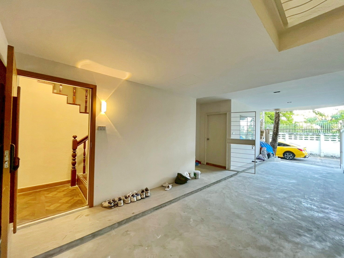 For RentTownhomeLadprao, Central Ladprao : H0783♛Townhome for rent, 5 bedrooms⚝Ratchada-Lat Phrao♜MRT Lat Phrao∞099-5919653,065-9423251▚Line@sureresidence