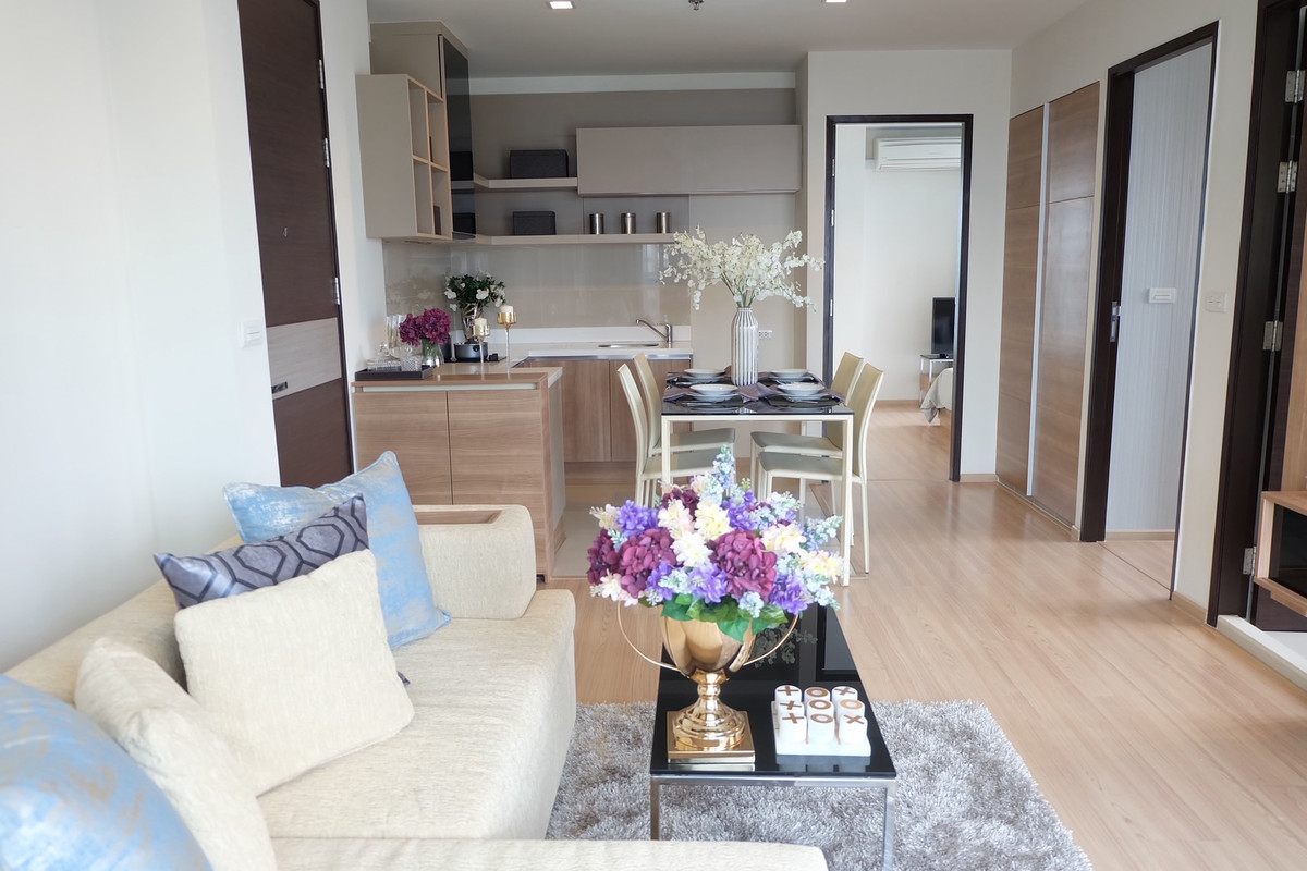 ให้เช่าคอนโดสาทร นราธิวาส : ให้เช่า 📍 Rhythm Sathorn 📍 2 ห้องนอน 2 ห้องน้ำ เฟอร์นิเจอร์ และ เครื่องใช้ไฟฟ้าครบ ใกล้ BTS สุรศักดิ์