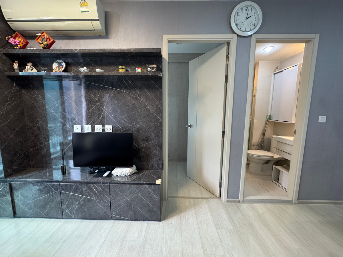 For SaleCondoRama9, Petchburi, RCA : Investing or living there yourself is worth it! Life Asoke 2 bedrooms near the BTS