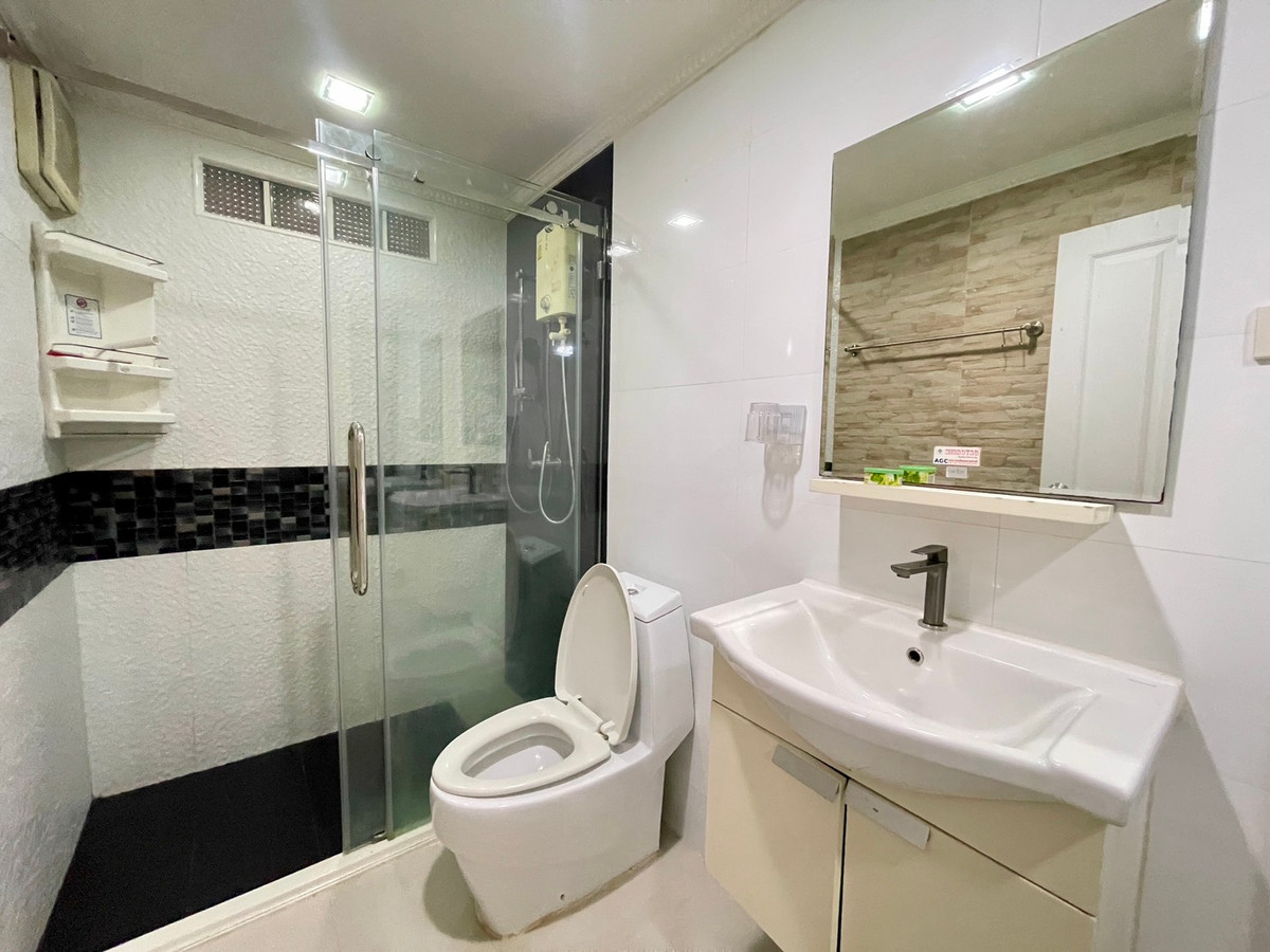 ให้เช่าคอนโดพระราม 9 เพชรบุรีตัดใหม่ RCA :  ด่วน! ให้เช่า  เพชรเก้า ทาวเวอร์  ห้องใหญ่ รีโนเวทใหม่ ราคาเดียวได้พื้นที่คุ้มสุดในย่านนี้ 