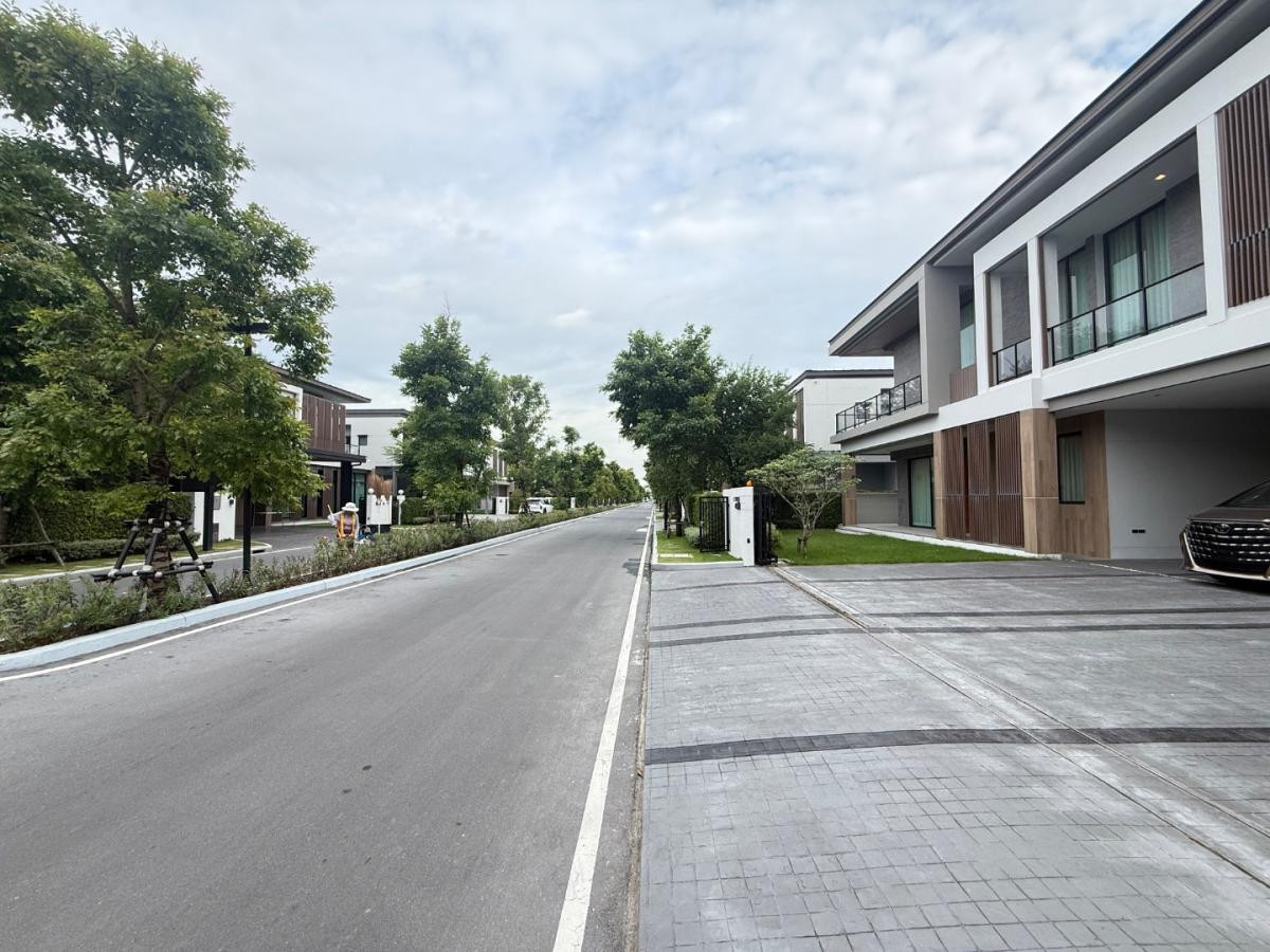 For SaleHouseBangna, Bearing, Lasalle : Rare Item! XL Home 441 sq.m. 📞 092-690-5445 Bangkok Boulevard Bangna Km.5 | 8 Parking | 44 MB ✨ Best Location | North Facing | Next to Clubhouse