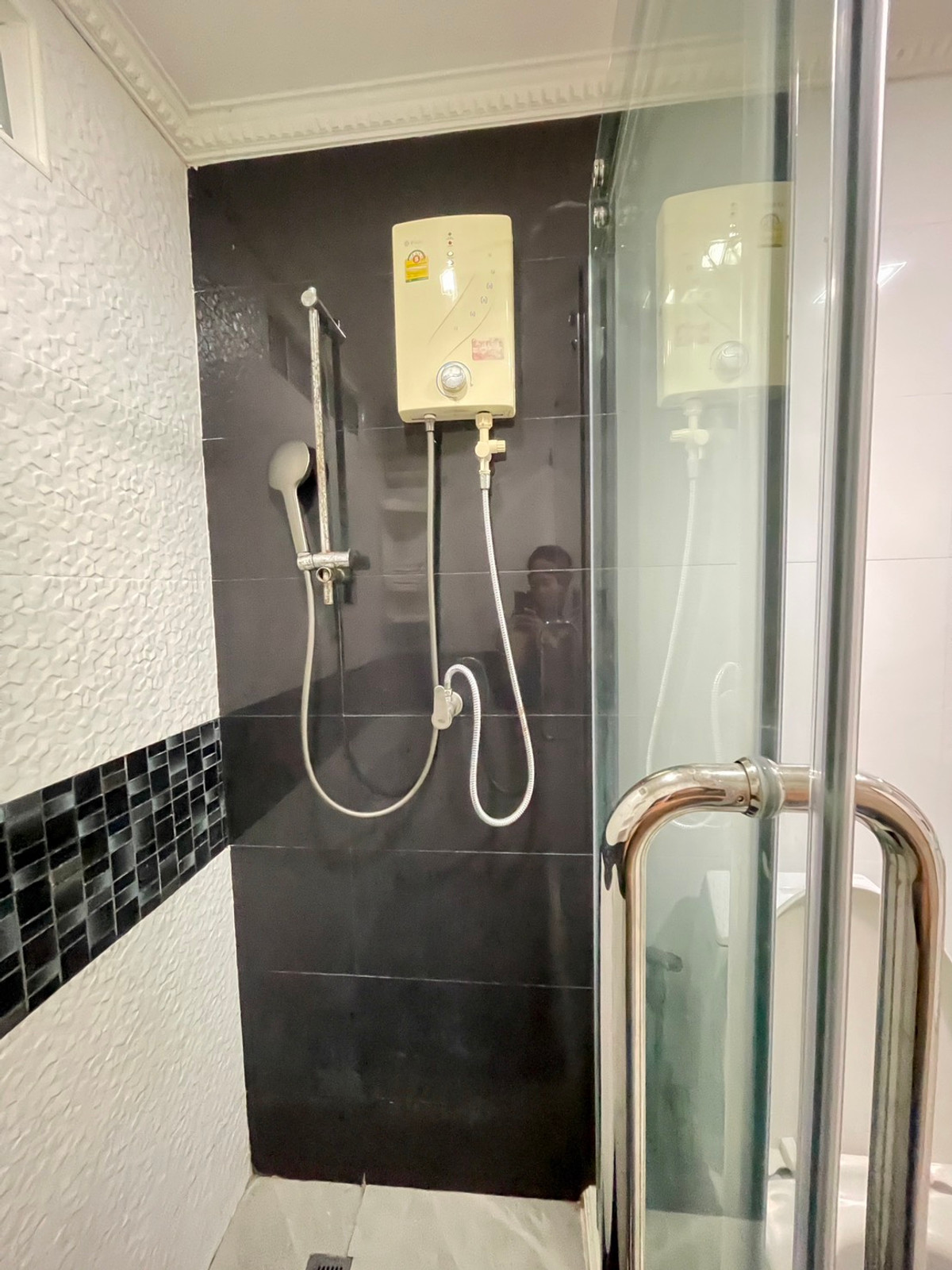 ให้เช่าคอนโดพระราม 9 เพชรบุรีตัดใหม่ RCA :  ด่วน! ให้เช่า  เพชรเก้า ทาวเวอร์  ห้องใหญ่ รีโนเวทใหม่ ราคาเดียวได้พื้นที่คุ้มสุดในย่านนี้ 