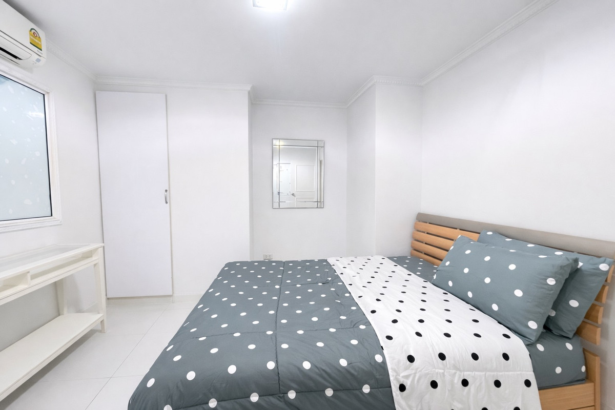 ให้เช่าคอนโดพระราม 9 เพชรบุรีตัดใหม่ RCA :  ด่วน! ให้เช่า  เพชรเก้า ทาวเวอร์  ห้องใหญ่ รีโนเวทใหม่ ราคาเดียวได้พื้นที่คุ้มสุดในย่านนี้ 