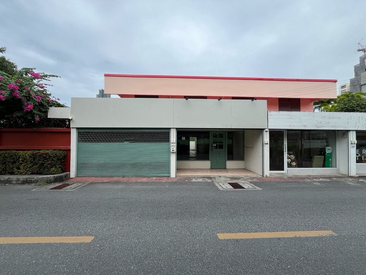 For RentRetail SpaceSukhumvit, Asoke, Thonglor : Business space for rent, size 150 square meters, Soi Ekkamai, Sukhumvit 63, Watthana District, Bangkok