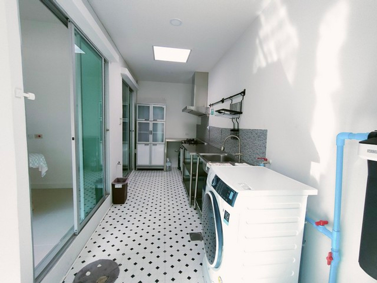 TownhomeRama 2, Bang Khun Thian : For sale and rent, 3-story townhome, Vista Park Rama 2, corner house, addition with furniture.