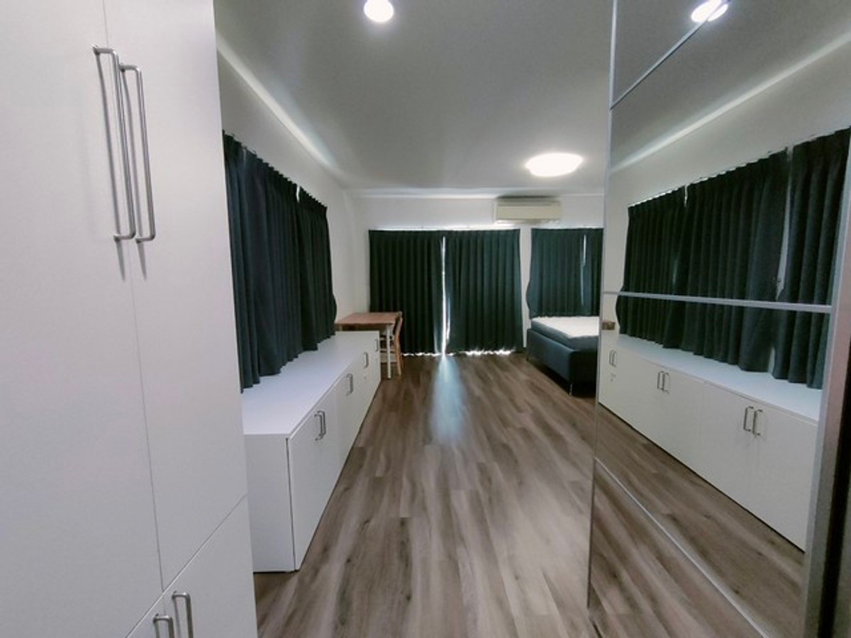 TownhomeRama 2, Bang Khun Thian : For sale and rent, 3-story townhome, Vista Park Rama 2, corner house, addition with furniture.