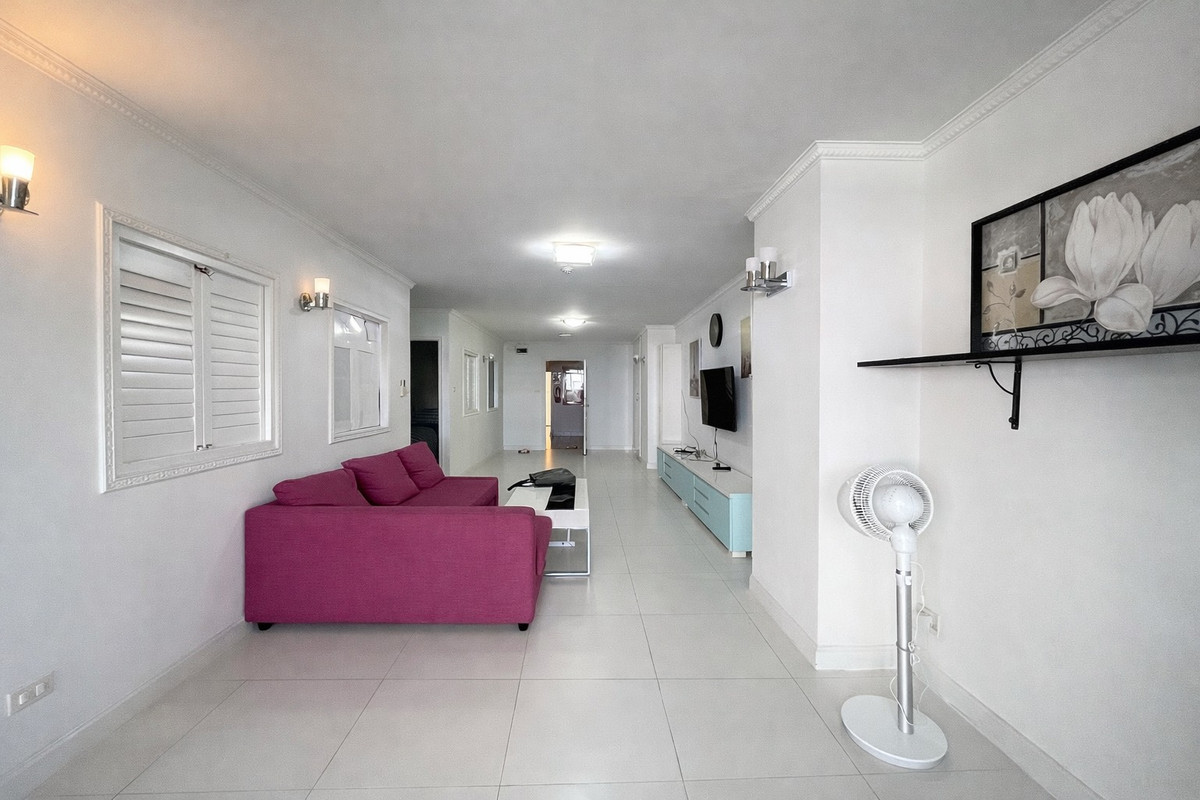 ให้เช่าคอนโดพระราม 9 เพชรบุรีตัดใหม่ RCA :  ด่วน! ให้เช่า  เพชรเก้า ทาวเวอร์  ห้องใหญ่ รีโนเวทใหม่ ราคาเดียวได้พื้นที่คุ้มสุดในย่านนี้ 