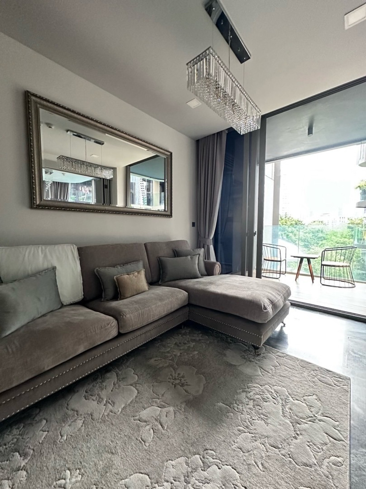For RentCondoSukhumvit, Asoke, Thonglor : For rent: Ashton Residence Sukhumvit 41 (Low Rise), pet friendly, fully furnished, beautifully decorated, ready to move in, no defects.