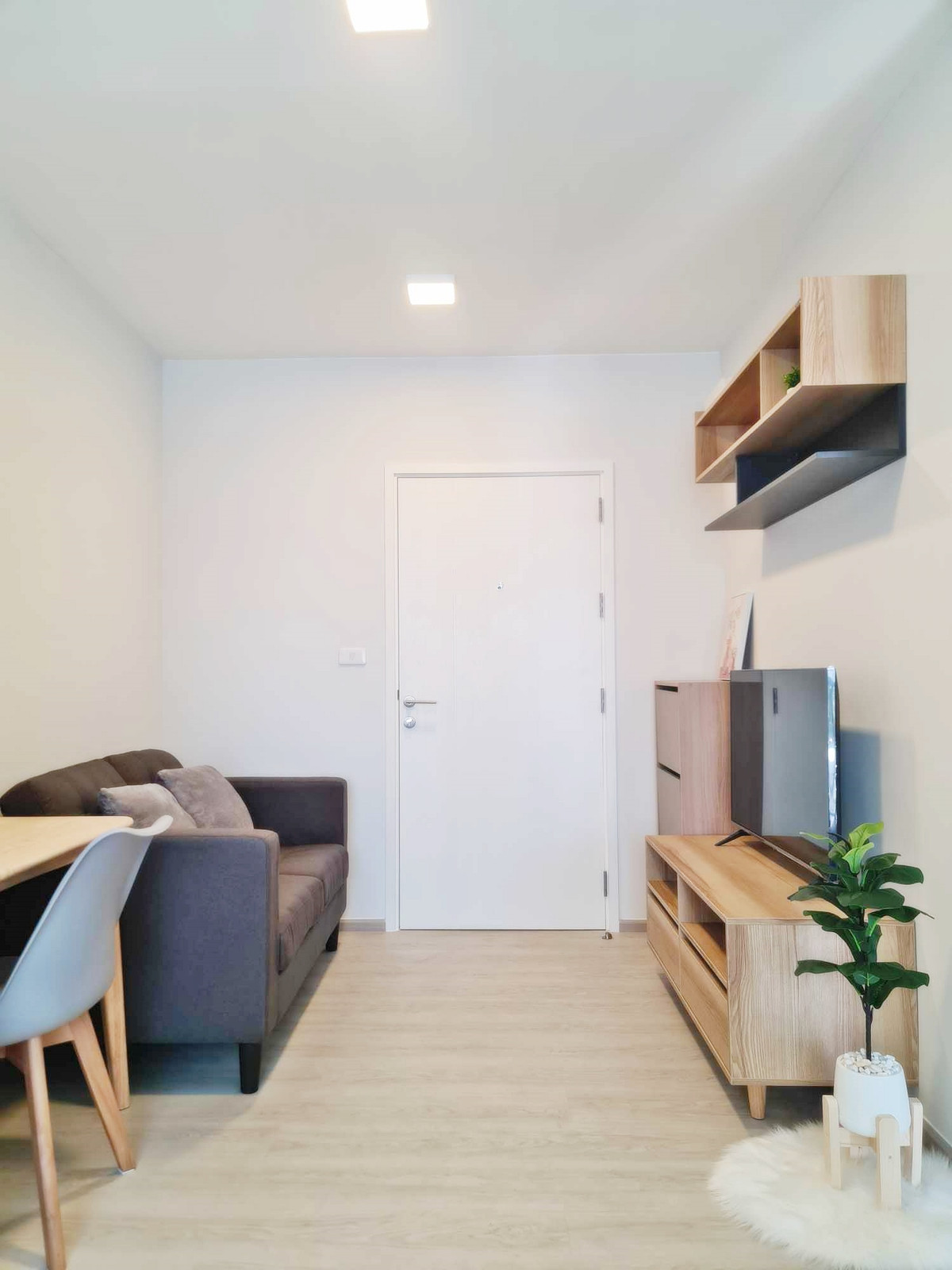 ขายคอนโดอ่อนนุช อุดมสุข : ขาย Plum condo Sukhumvit 62 ( พลัมคอนโด สุขุมวิท 62 ) แต่งสวย เฟอร์ครบ