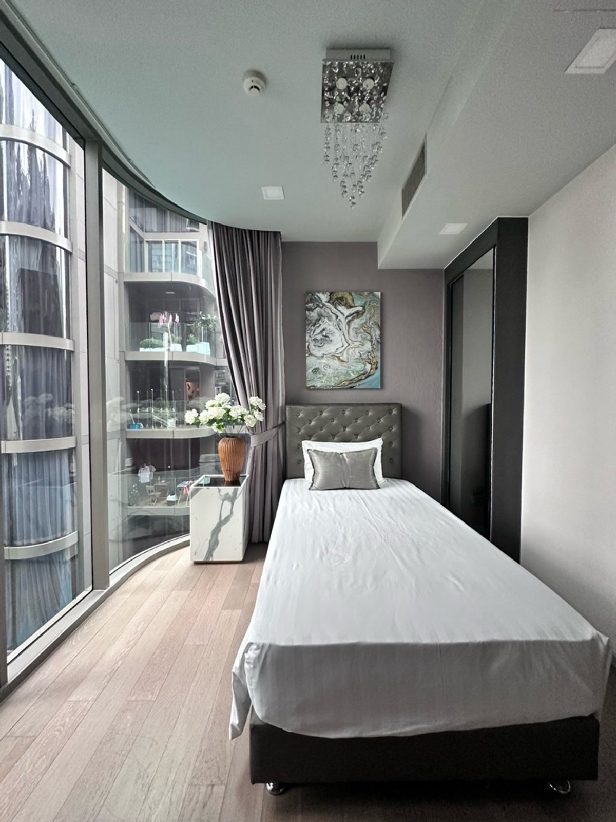 ให้เช่าคอนโดสุขุมวิท อโศก ทองหล่อ : ให้เช่า แอชตัน เรสซิเด้นท์ สุขุมวิท 41 (Low Rise) รับสัตว์เลี้ยง เฟอร์ครบ แต่งสวย พร้อมเข้าอยู่ ไม่มี Defect