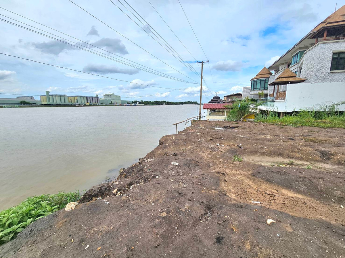 For RentLandChaengwatana, Muangthong : Land for rent next to the Chao Phraya River, 229.2 square wah, Bang Phut Subdistrict, Pak Kret District, Nonthaburi.