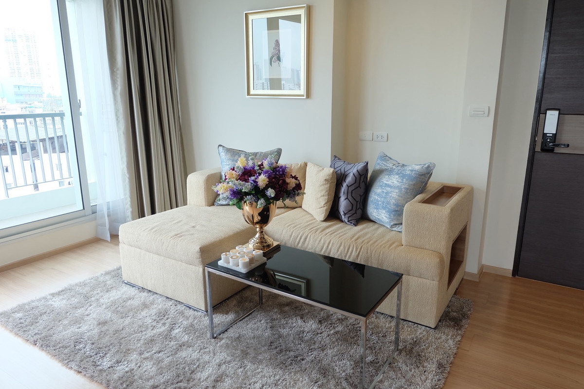 ให้เช่าคอนโดสาทร นราธิวาส : ให้เช่า 📍 Rhythm Sathorn 📍 2 ห้องนอน 2 ห้องน้ำ เฟอร์นิเจอร์ และ เครื่องใช้ไฟฟ้าครบ ใกล้ BTS สุรศักดิ์