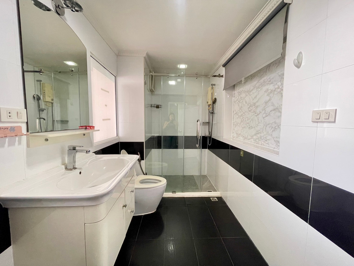 ให้เช่าคอนโดพระราม 9 เพชรบุรีตัดใหม่ RCA :  ด่วน! ให้เช่า  เพชรเก้า ทาวเวอร์  ห้องใหญ่ รีโนเวทใหม่ ราคาเดียวได้พื้นที่คุ้มสุดในย่านนี้ 