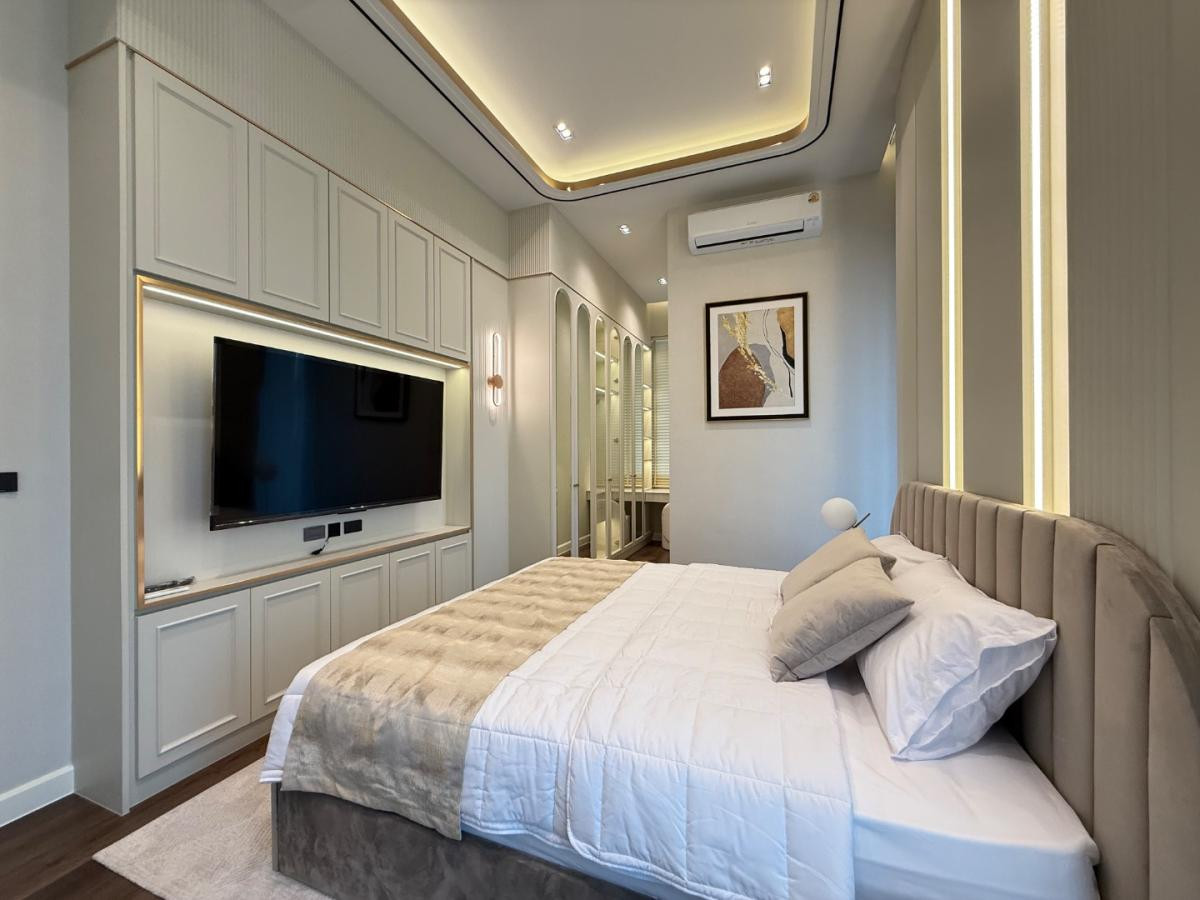 For SaleHouseBangna, Bearing, Lasalle : Rare Item! XL Home 441 sq.m. 📞 092-690-5445 Bangkok Boulevard Bangna Km.5 | 8 Parking | 44 MB ✨ Best Location | North Facing | Next to Clubhouse