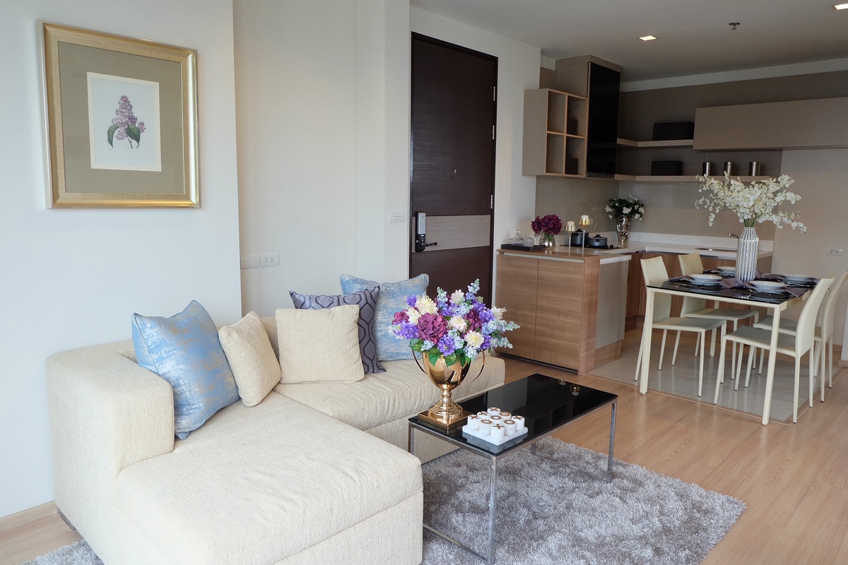 ให้เช่าคอนโดสาทร นราธิวาส : ให้เช่า 📍 Rhythm Sathorn 📍 2 ห้องนอน 2 ห้องน้ำ เฟอร์นิเจอร์ และ เครื่องใช้ไฟฟ้าครบ ใกล้ BTS สุรศักดิ์