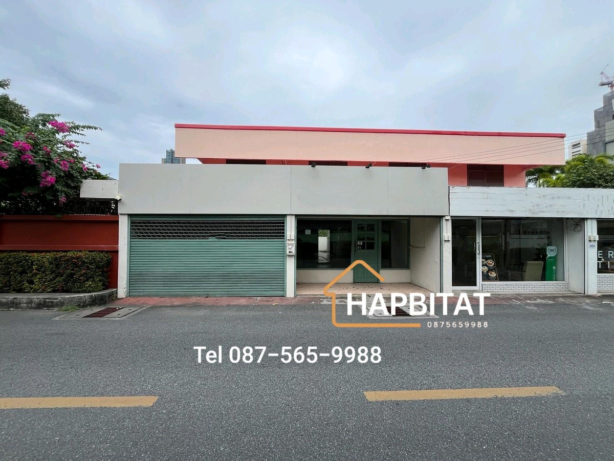 For RentRetail SpaceSukhumvit, Asoke, Thonglor : Commercial space for rent in Ekkamai (BTS Ekamai 2.1 km)