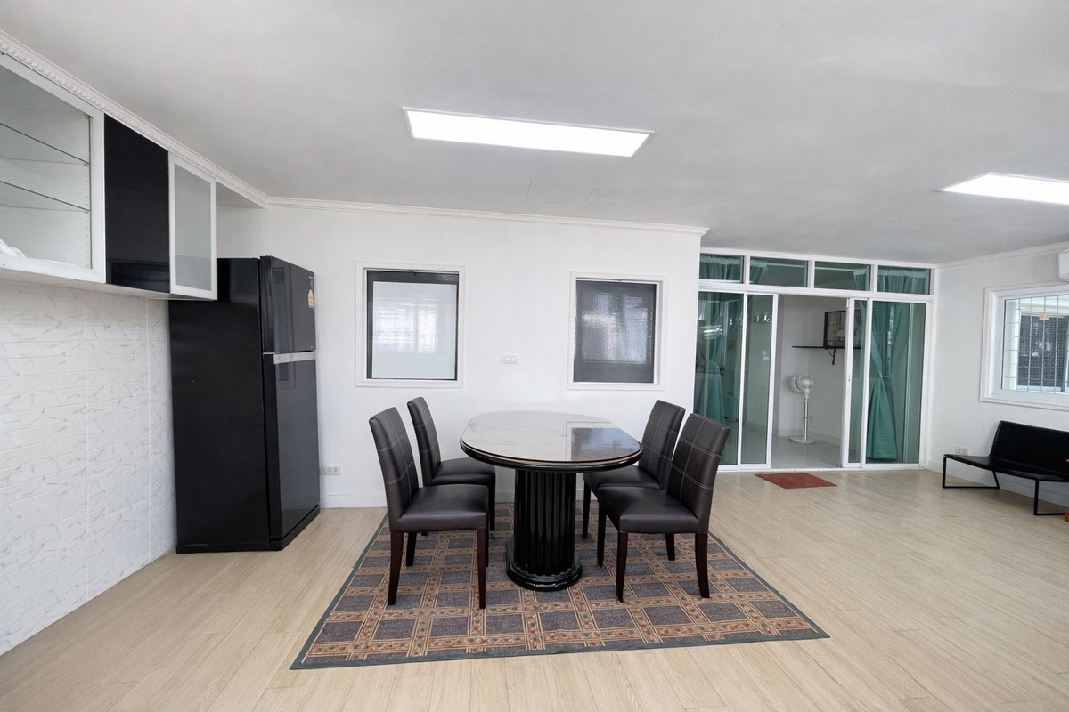 ให้เช่าคอนโดพระราม 9 เพชรบุรีตัดใหม่ RCA :  ด่วน! ให้เช่า  เพชรเก้า ทาวเวอร์  ห้องใหญ่ รีโนเวทใหม่ ราคาเดียวได้พื้นที่คุ้มสุดในย่านนี้ 