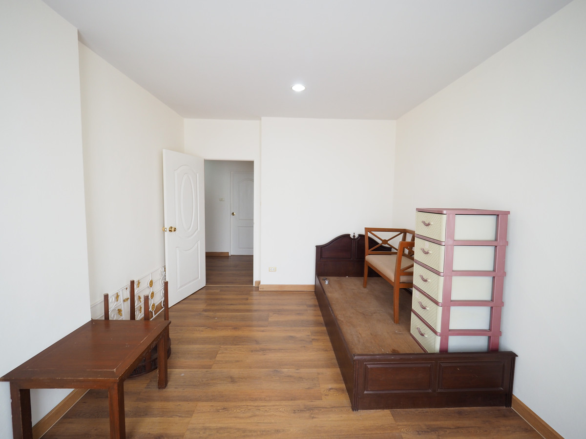 For RentTownhomeSathorn, Narathiwat : Newly Renovated, extra-large 4-storey corner townhouse in Sathon Dist.