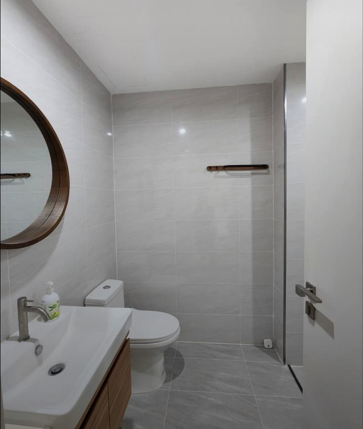 ให้เช่าคอนโดท่าพระ ตลาดพลู วุฒากาศ : ให้เช่า ✨ The Room Sathorn - Taksin ✨ 2 ห้องนอน 2 ห้องน้ำ เฟอร์นิเจอร์ และ เครื่องใช้ไฟฟ้าครบ ใกล้ BTS สะพานตากสิน