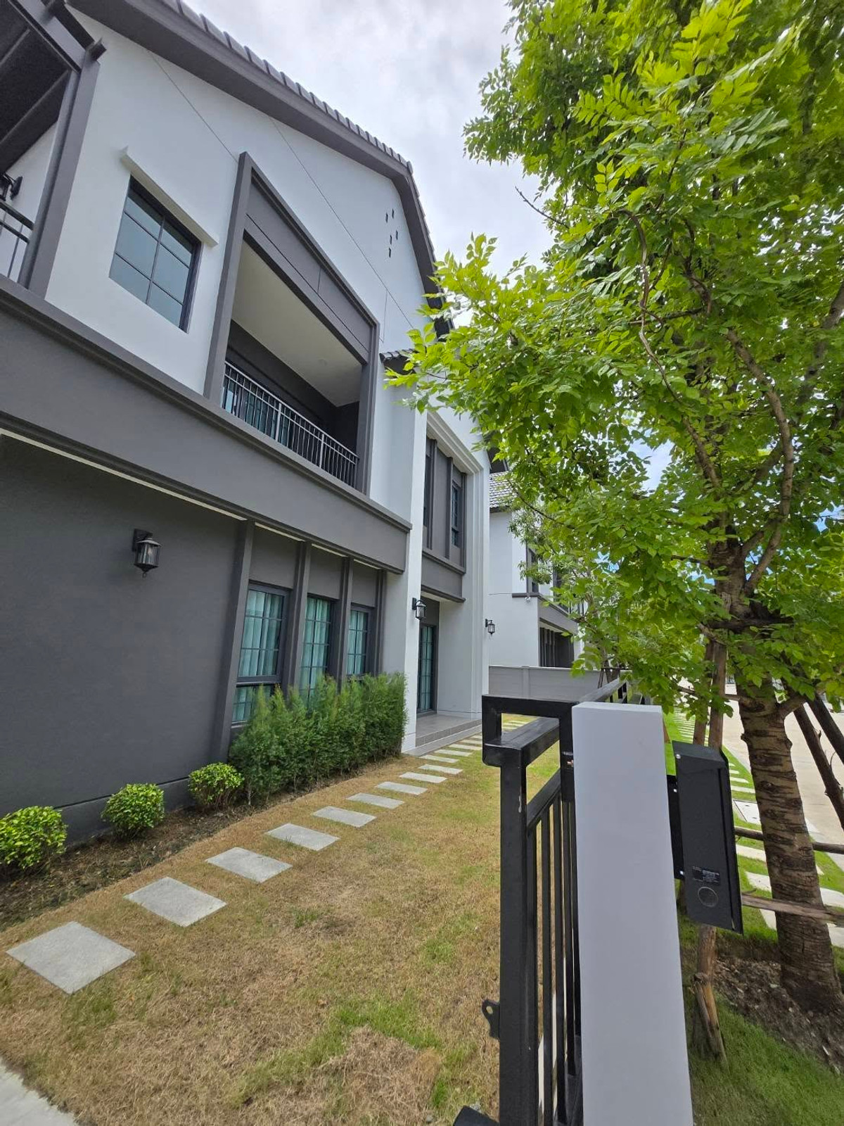 ให้เช่าบ้านบางนา แบริ่ง ลาซาล : ให้เช่า บ้านเดี่ยว Centro Bangna บ้านใหม่ ตกแต่งครบ พร้อมเข้าอยู่ ทำเลดีที่สุดบางนา (Rt-01)