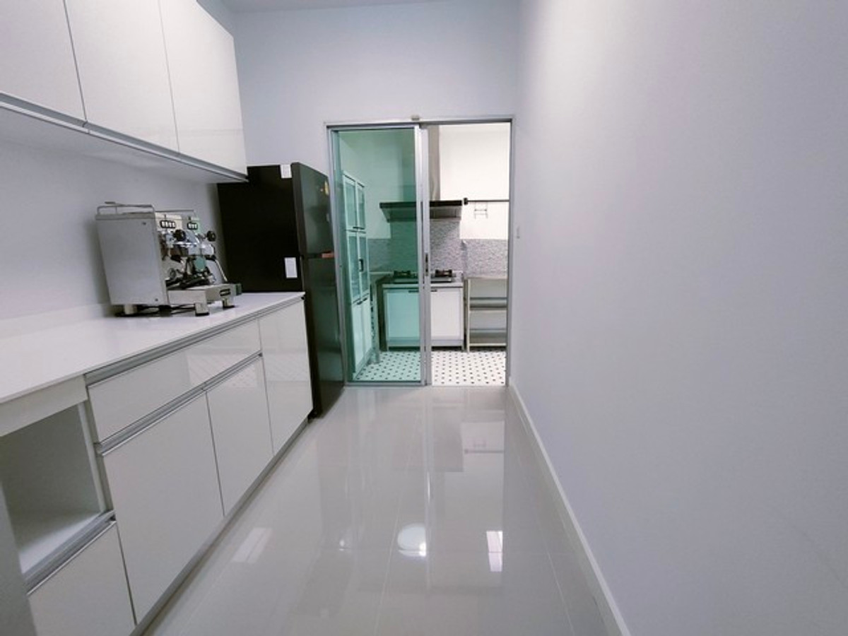 TownhomeRama 2, Bang Khun Thian : For sale and rent, 3-story townhome, Vista Park Rama 2, corner house, addition with furniture.