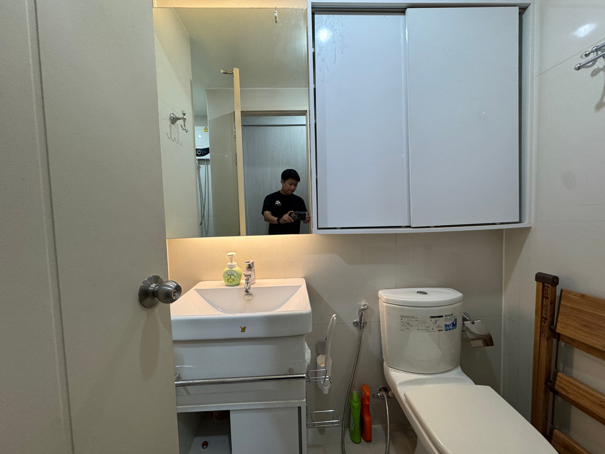 For SaleCondoRama9, Petchburi, RCA : Investing or living there yourself is worth it! Life Asoke 2 bedrooms near the BTS