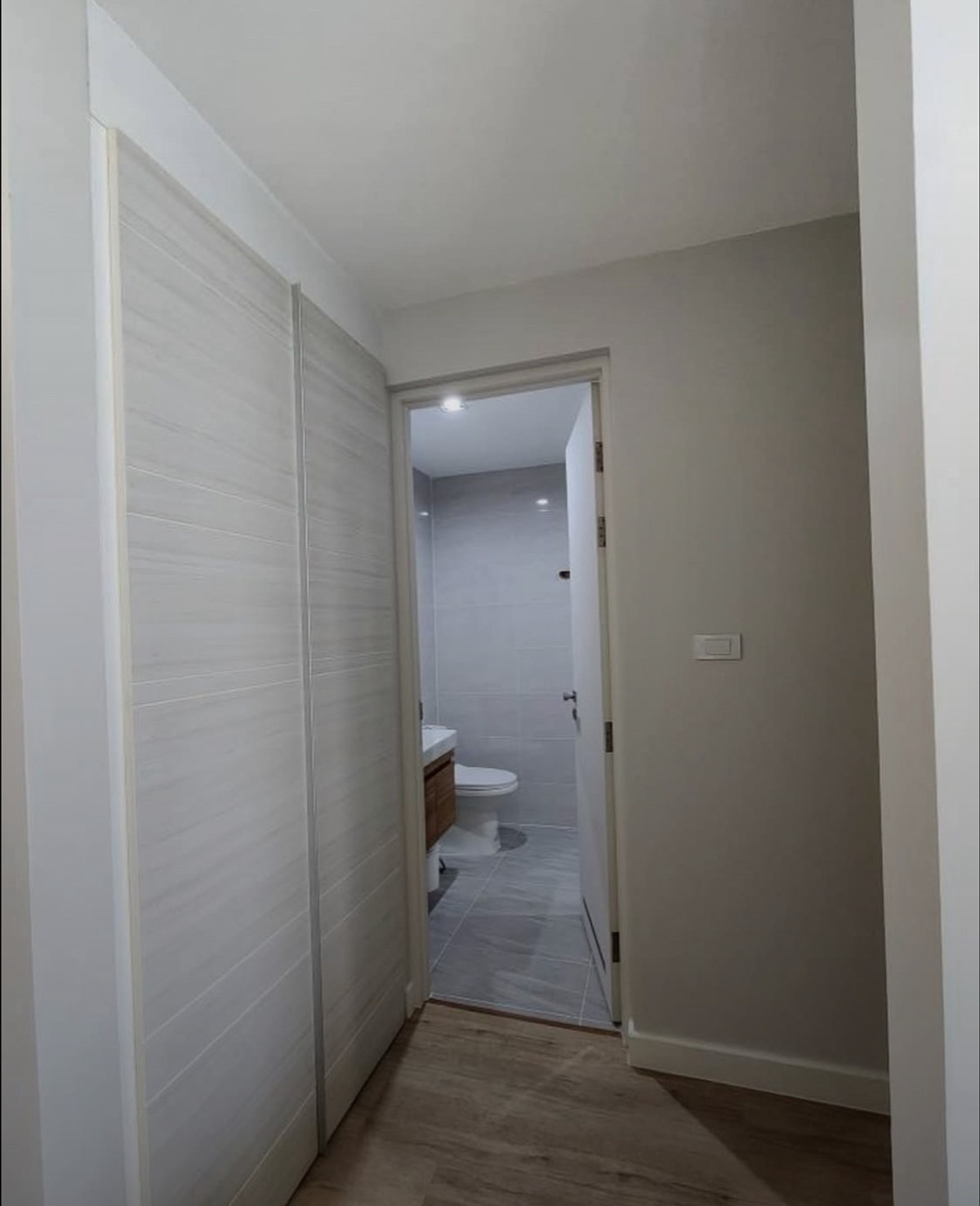 ให้เช่าคอนโดท่าพระ ตลาดพลู วุฒากาศ : ให้เช่า ✨ The Room Sathorn - Taksin ✨ 2 ห้องนอน 2 ห้องน้ำ เฟอร์นิเจอร์ และ เครื่องใช้ไฟฟ้าครบ ใกล้ BTS สะพานตากสิน