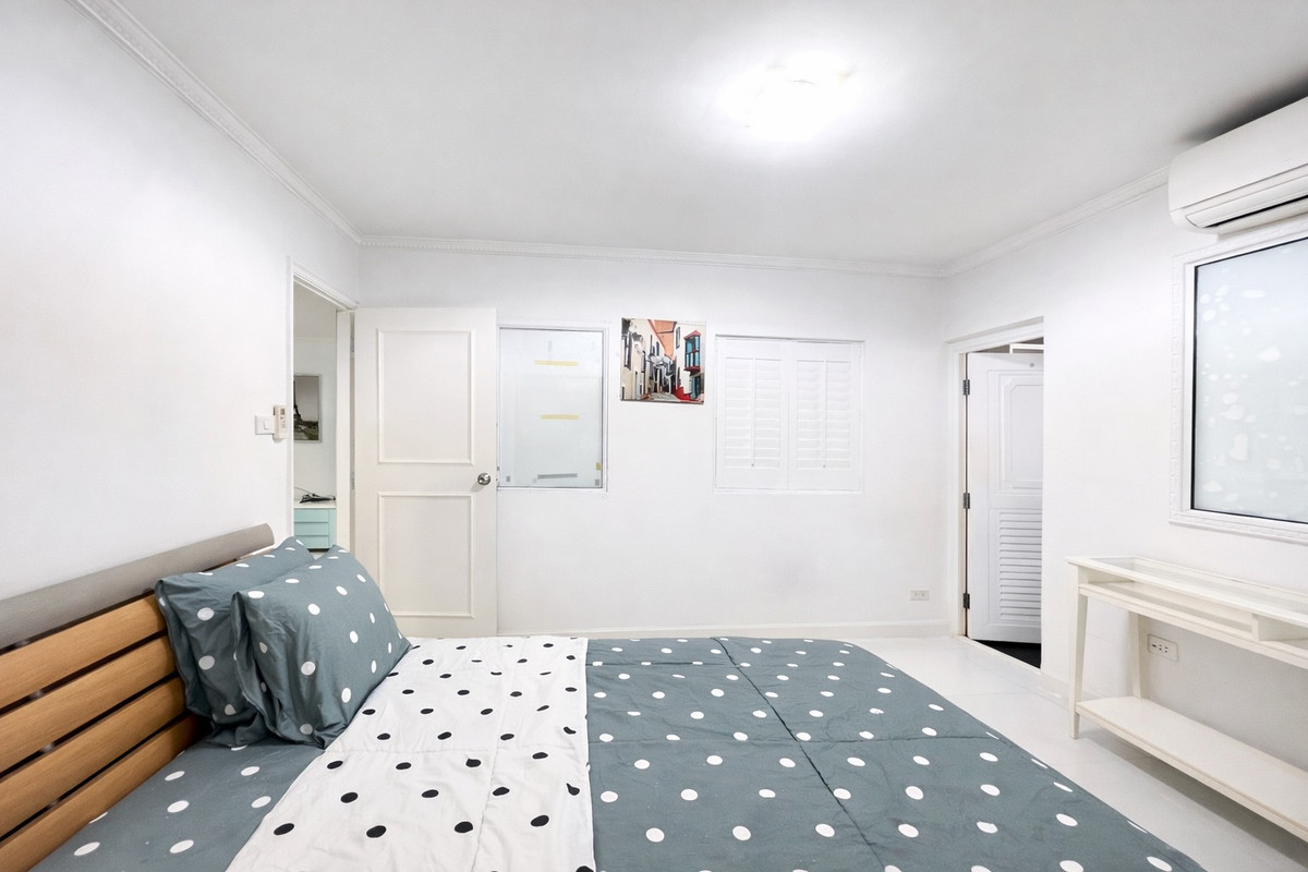 ให้เช่าคอนโดพระราม 9 เพชรบุรีตัดใหม่ RCA :  ด่วน! ให้เช่า  เพชรเก้า ทาวเวอร์  ห้องใหญ่ รีโนเวทใหม่ ราคาเดียวได้พื้นที่คุ้มสุดในย่านนี้ 