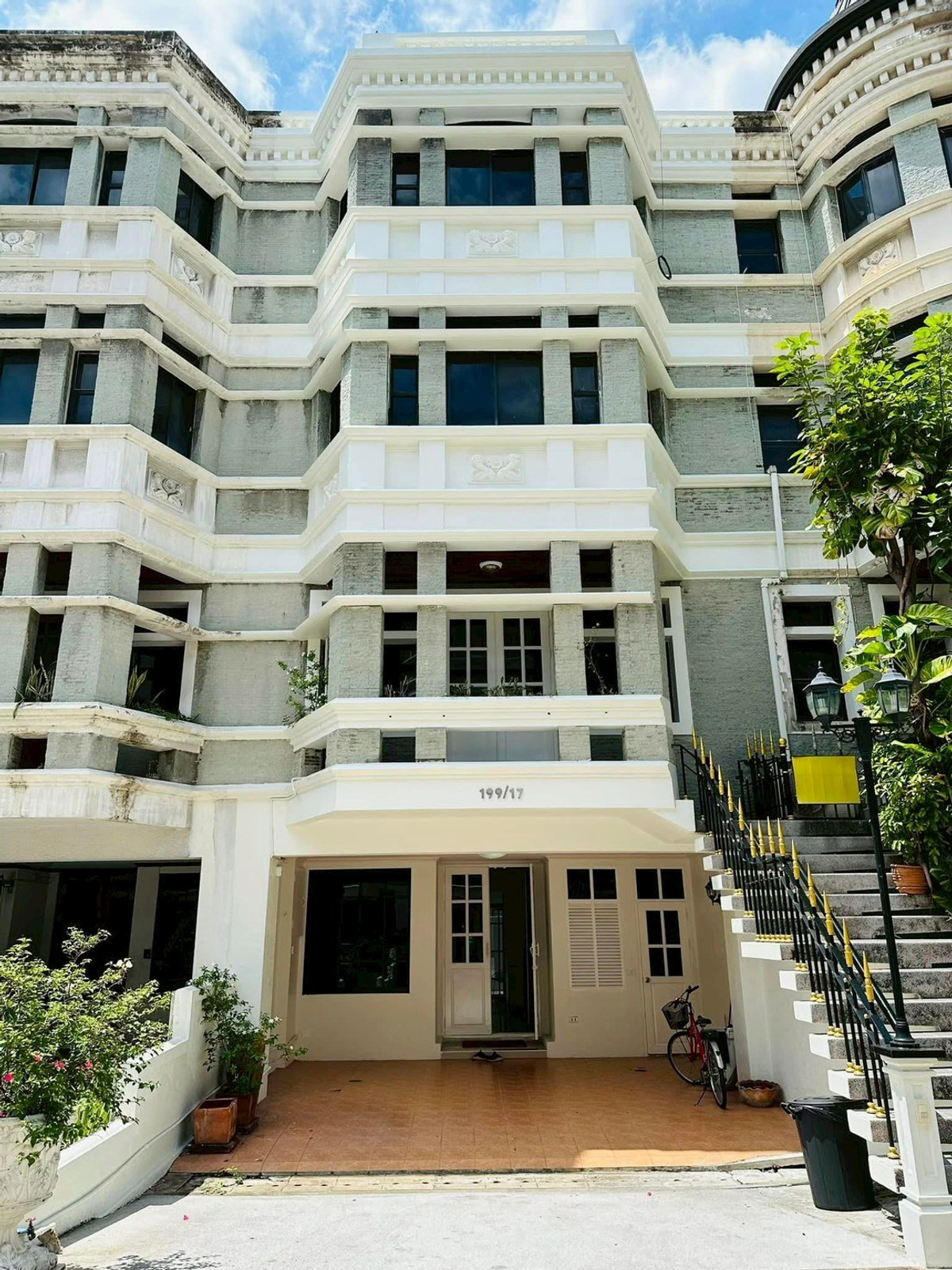 ให้เช่าทาวน์โฮมสุขุมวิท อโศก ทองหล่อ : ME2500191 ให้เช่าทาวน์โฮม 4 ชั้น ชิชา คาสเซิล สุขุมวิท 31 ใกล้ มศว.  ใกล้อโศก