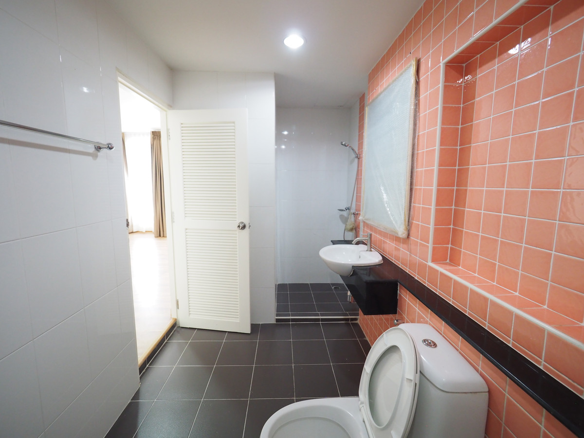 For RentTownhomeSathorn, Narathiwat : Newly Renovated, extra-large 4-storey corner townhouse in Sathon Dist.