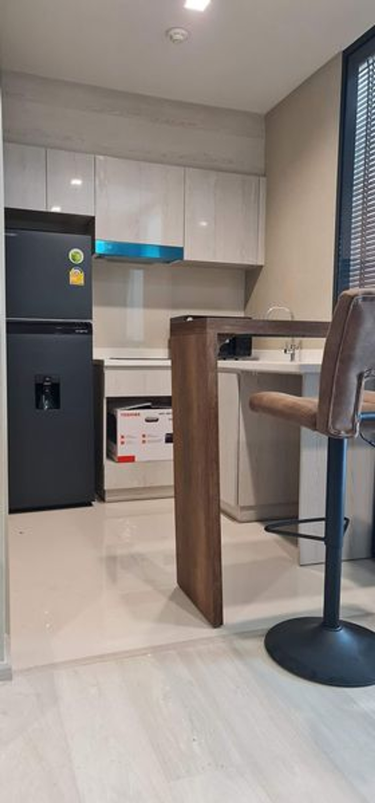 คอนโดวิทยุ ชิดลม หลังสวน : Life One Wireless【𝐒𝐄𝐋𝐋 & 𝐑𝐄𝐍𝐓】🔥ตกแต่งโทนยุโรปโมเดิร์น โทนขาวครีม มินิมอลลักซ์ชู เข้ากับแสงธรรมชาติ ทำให้ห้องดูหวานแบบผู้ใหญ่🔥 ติดต่อไลน์ไอดี: @hacondo