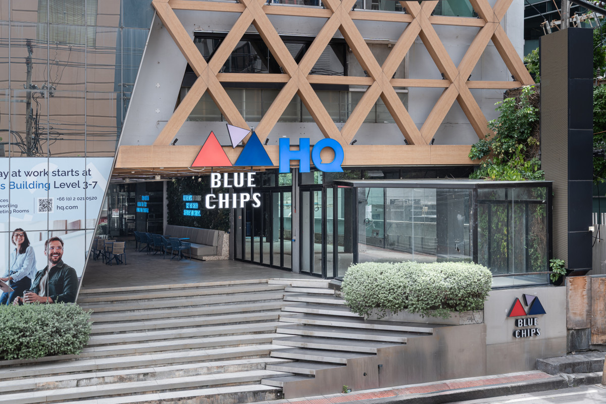 ให้เช่าร้านค้า/ตลาดนัดสุขุมวิท อโศก ทองหล่อ : Front Unit ที่ฮอตที่สุดในทองหล่อ 10 — พร้อมให้เช่าแล้ววันนี้ | เปิดได้ 24 ชม. | เพดานสูง | เหมาะกับร้านอาหาร Day-to-Night